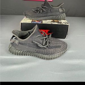 Yeezy Boost 350 v2 Black Non-Reflective